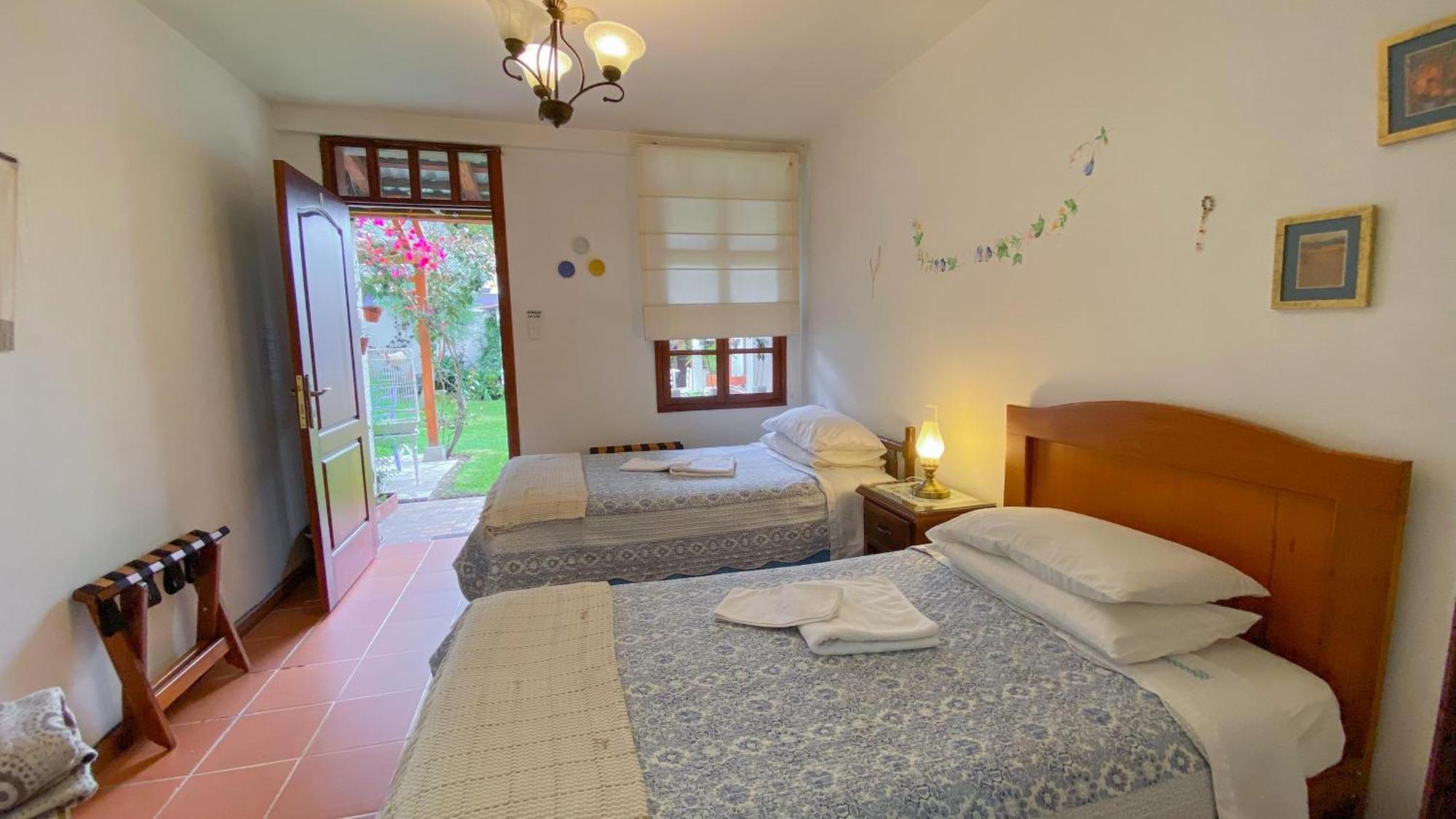 Sakti Hostal B&B Quito Buitenkant foto