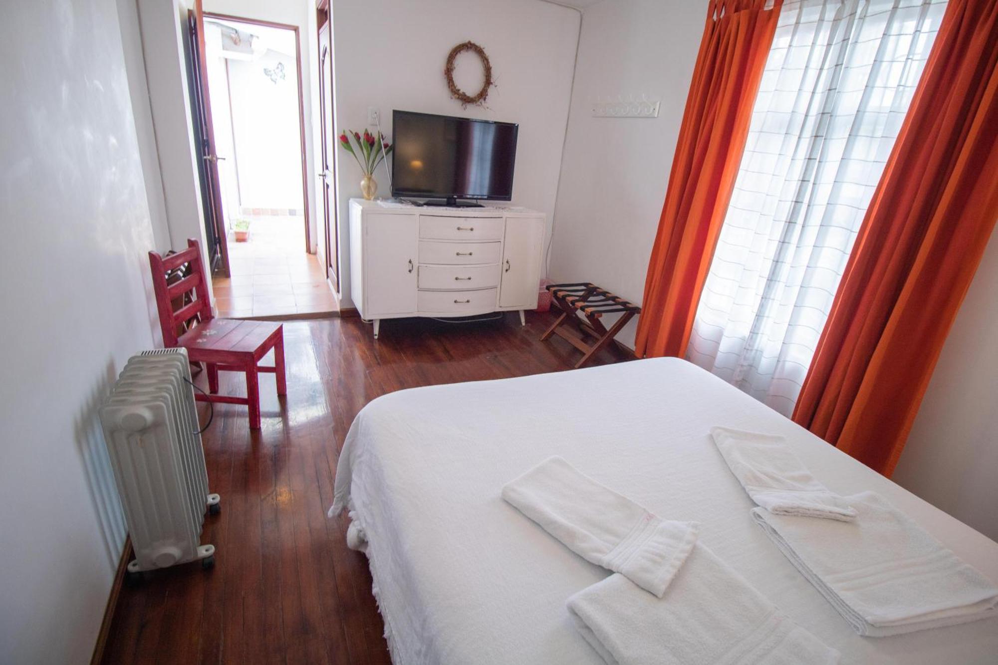 Sakti Hostal B&B Quito Buitenkant foto