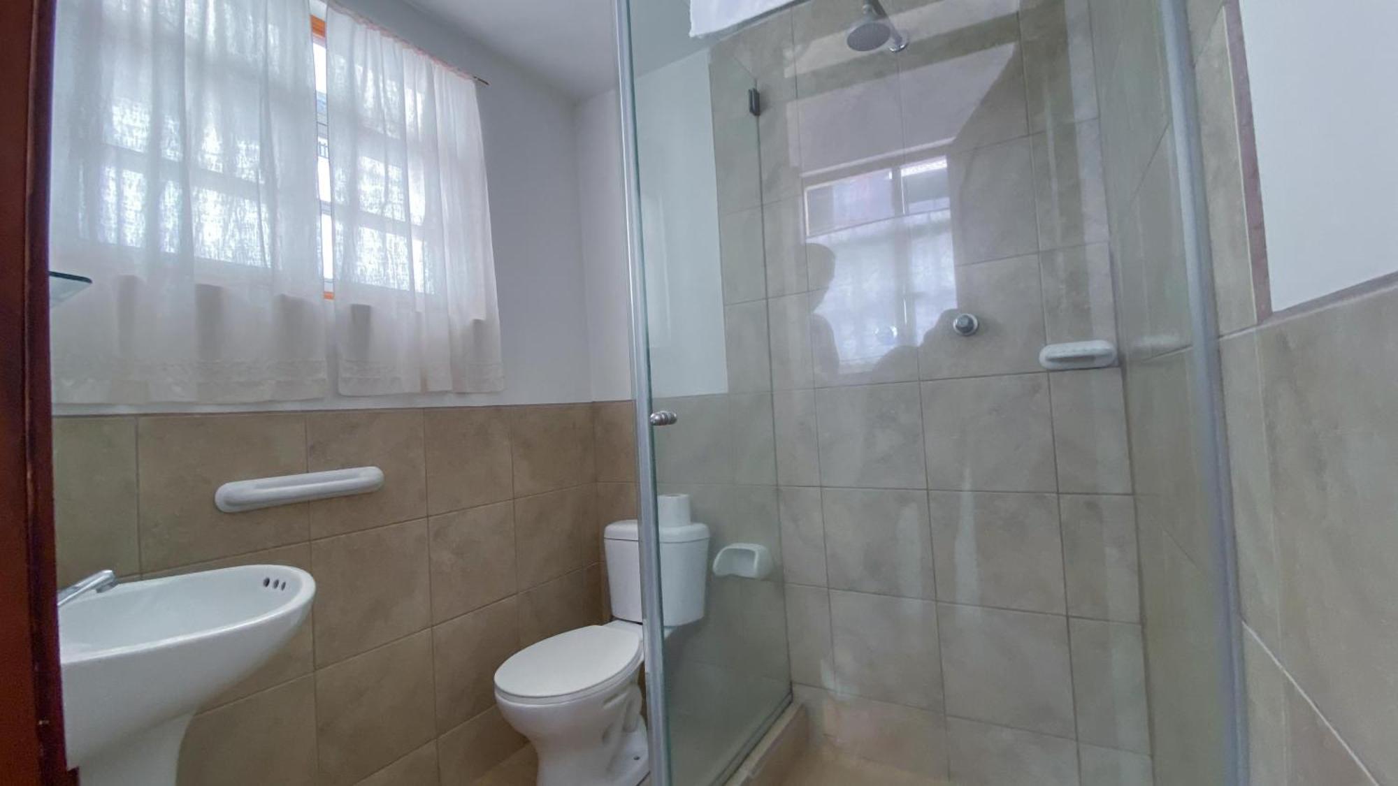 Sakti Hostal B&B Quito Buitenkant foto